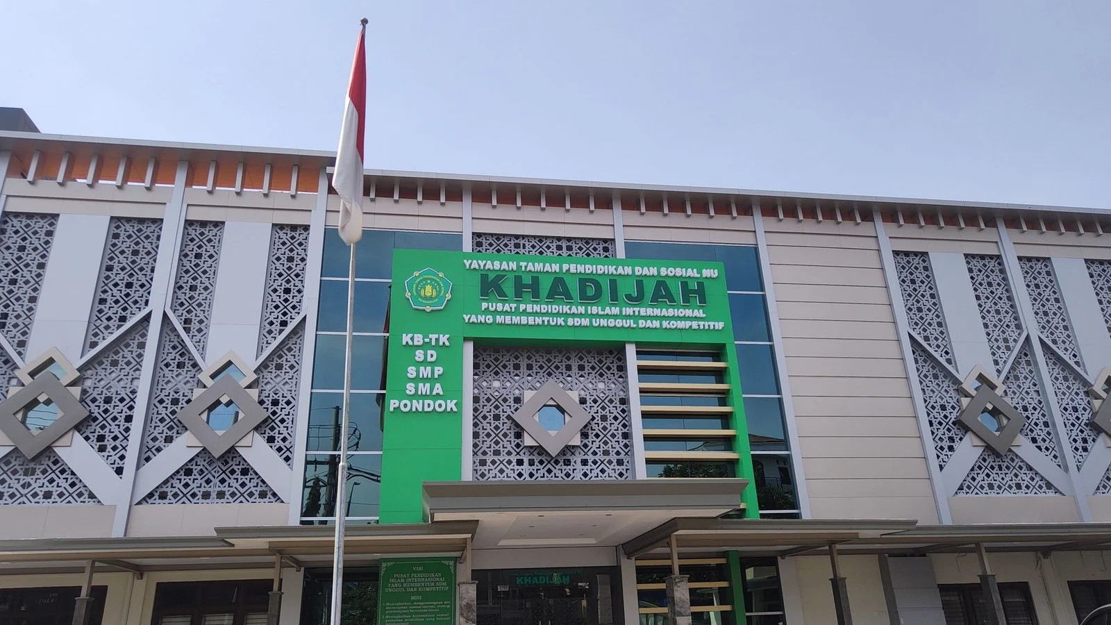 Gubernur Jatim Akan Resmikan Perluasan Gedung SMA Khadijah (2/11/2022)