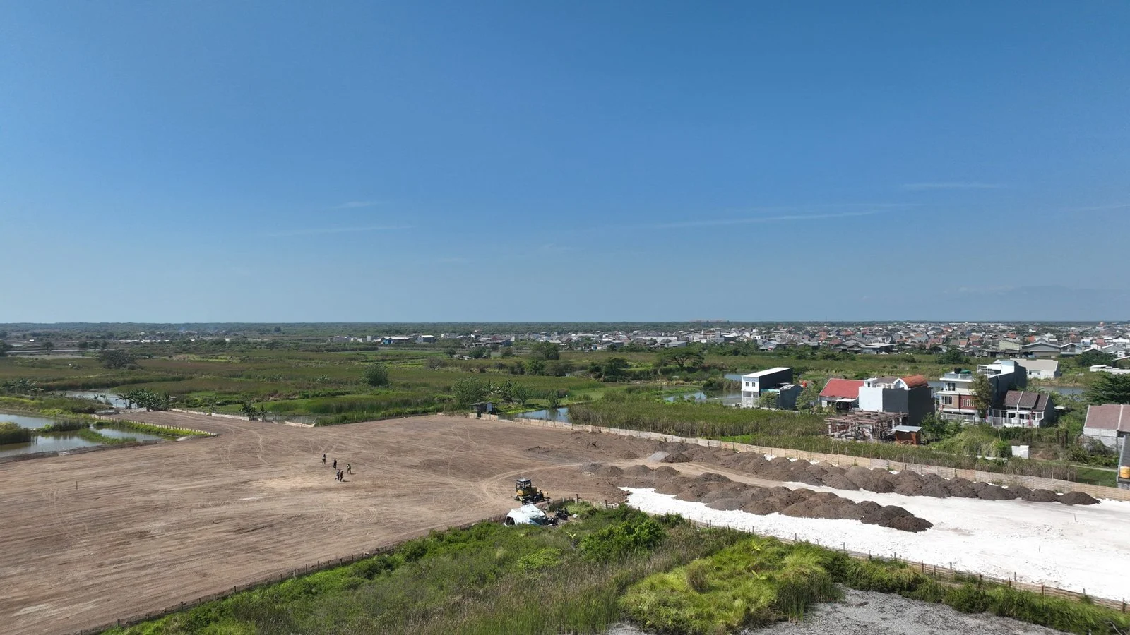 Mohon Maaf, Berlangsung Pengurukan Lahan Untuk SMP Khadijah Wonorejo