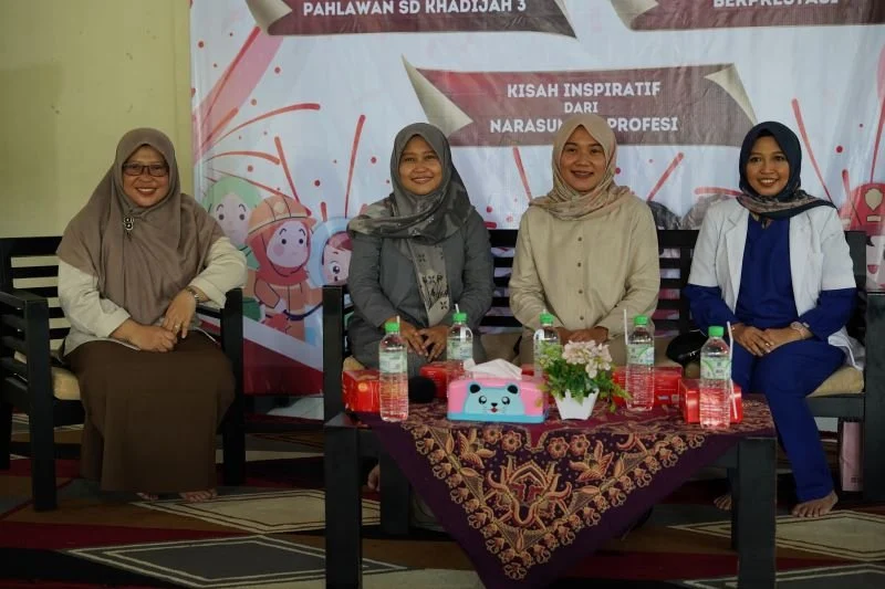 Berbagi Inspirasi, SD Khadijah 3 Ajak Siswa Teladani Pahlawan Masa kini