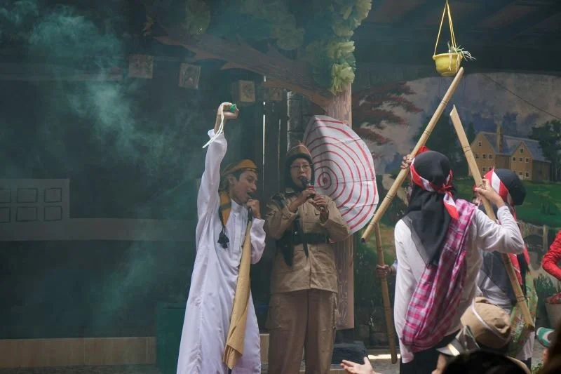 Tanamkan Semangat Kepahlawan, TK Khadijah Gelar Teatrikal Perang 10 November