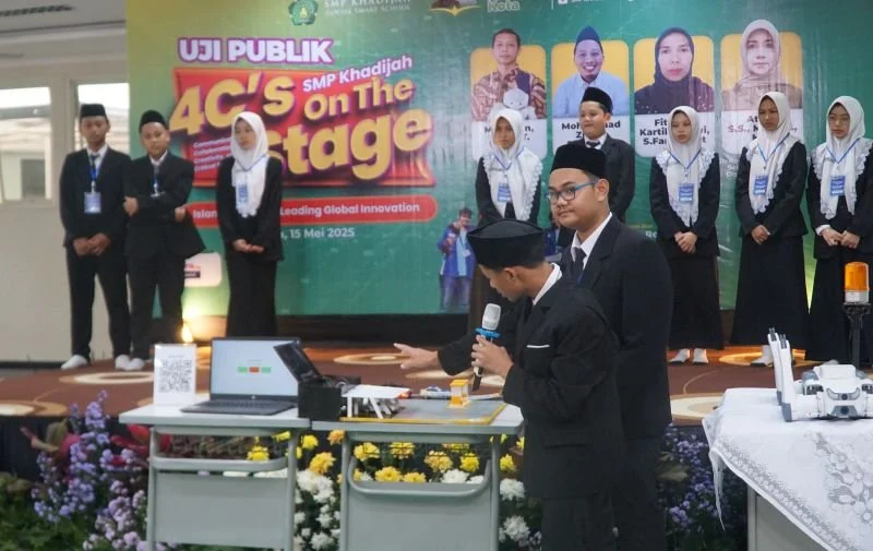 Keren, Dinas Pendidikan Surabaya Apresiasi Uji Publik 4C’s on Stage SMP Khadijah